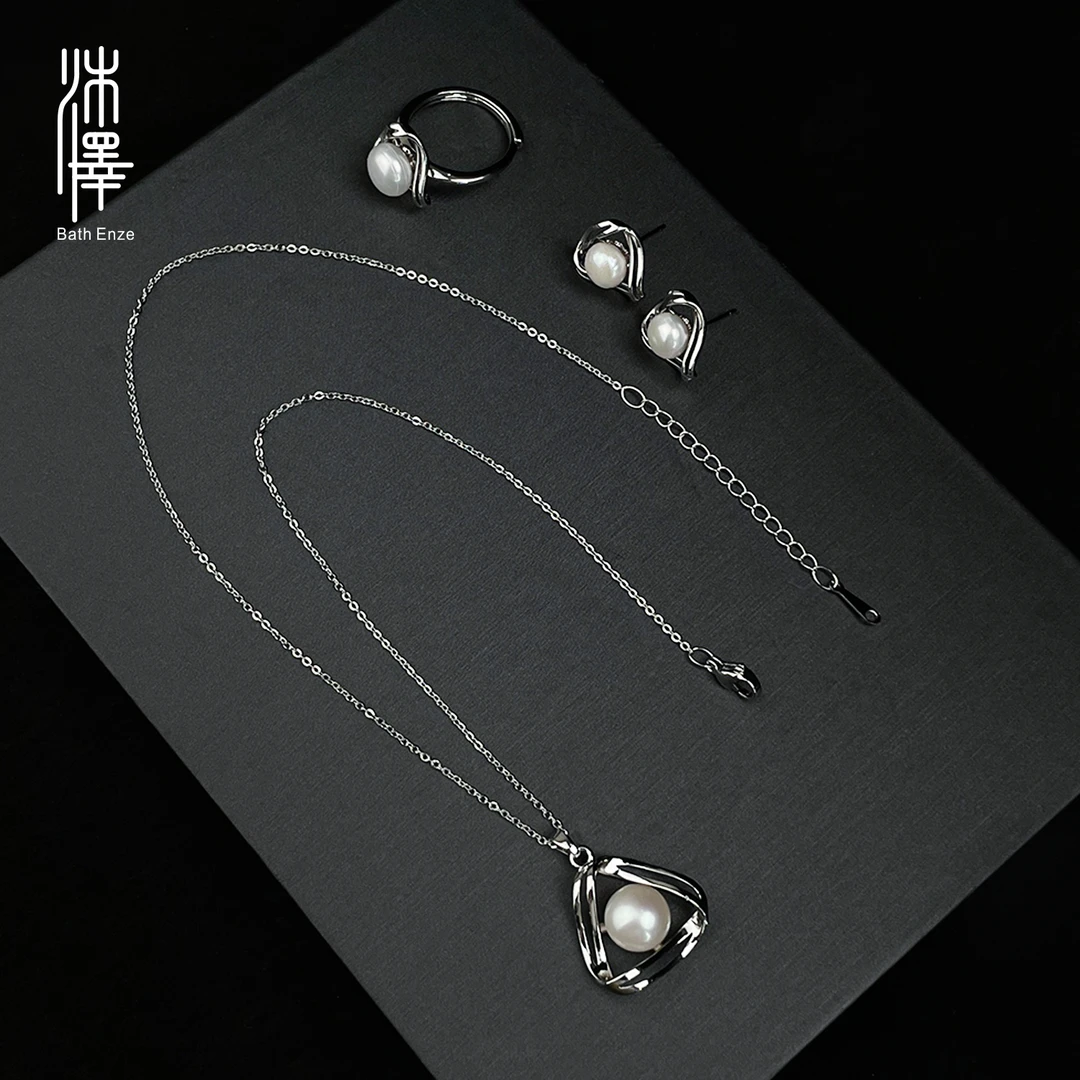 【粉丝专属福利】镂空莫比乌斯三角形9-10mm淡水珍珠项链耳钉戒指