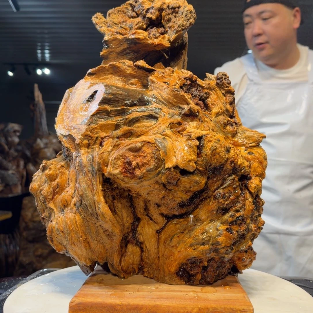 明***哥木王一刀琥珀木摆件78