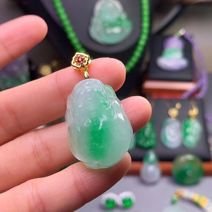 吊坠(赠链)未镶嵌翡翠