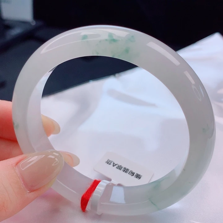 翡翠未镶嵌手镯60圈口