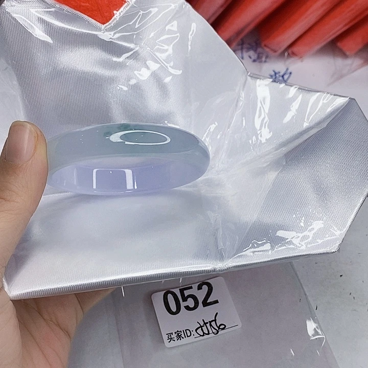 翡翠未镶嵌手镯一图一物实物为准（微瑕处理）