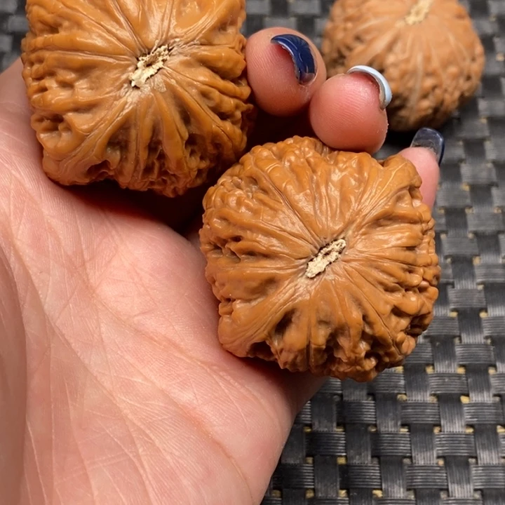 昨***现吊坠文玩核桃铁锤