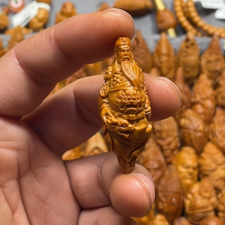 橄榄核吊坠站立关公584