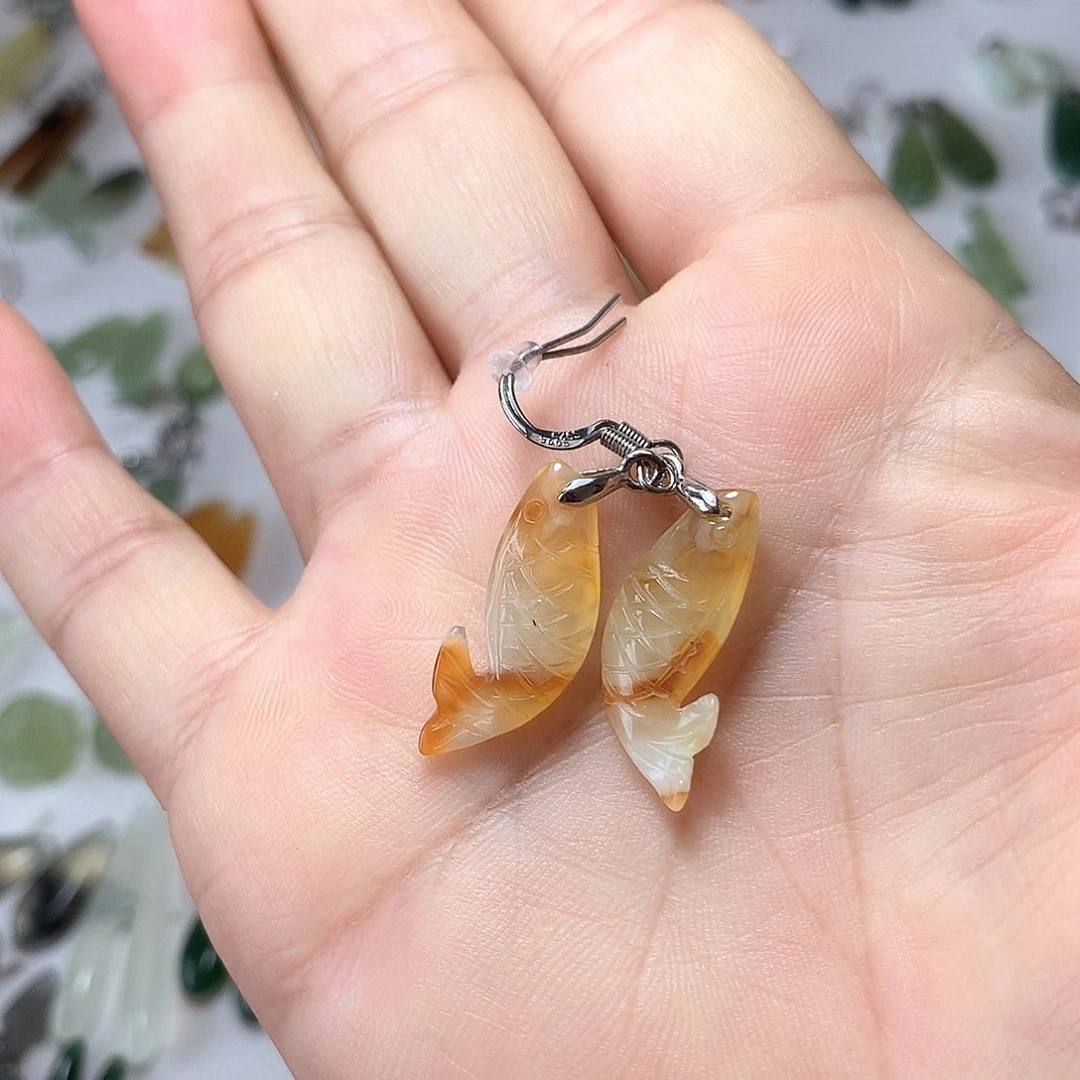 蛇纹石玉未镶嵌耳环