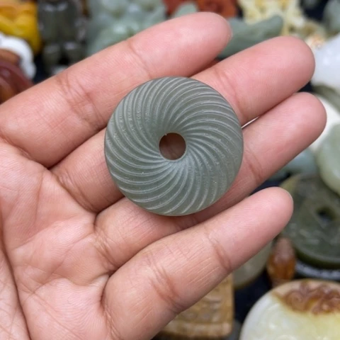 和田玉颈饰未镶嵌56