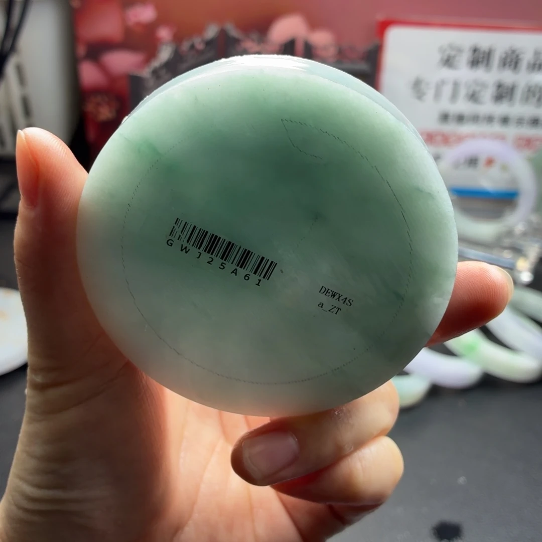 ****风定制翡翠未镶嵌缅A翡翠多样性发一