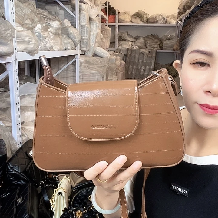 蚕丝小牛剖层皮革PU