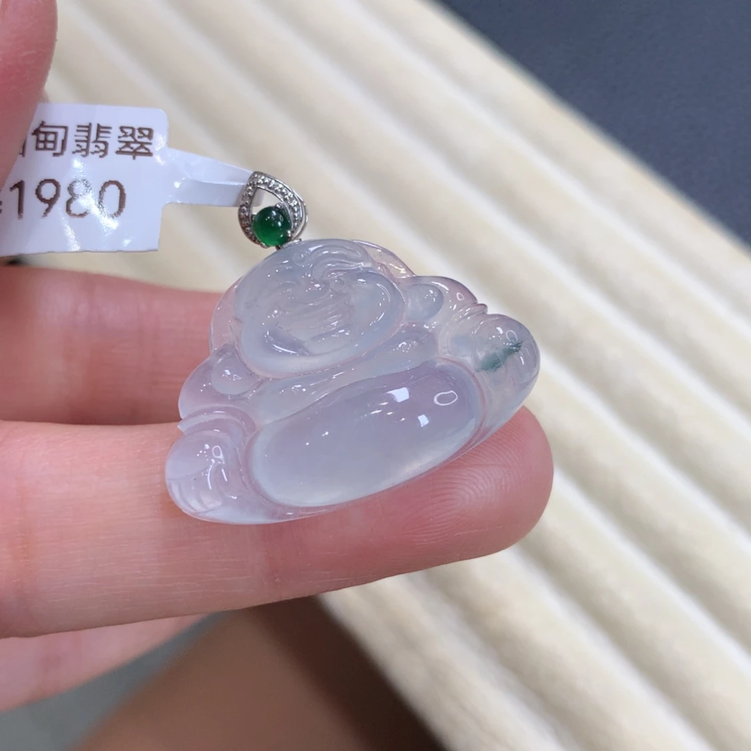 颈饰18K金镶嵌翡翠