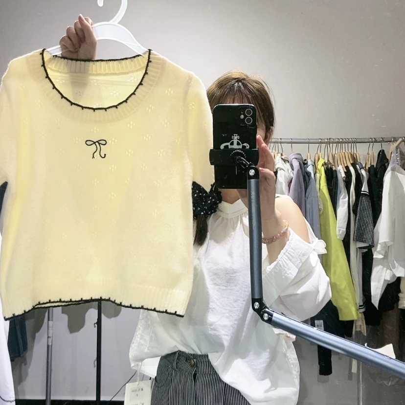 【闪购商品】杏色短袖