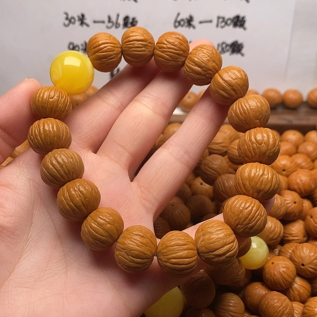 猴头核桃手串边16左右