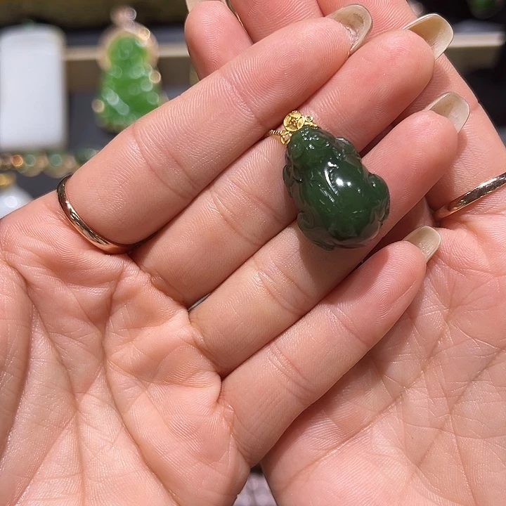 和田玉18K金镶嵌颈饰