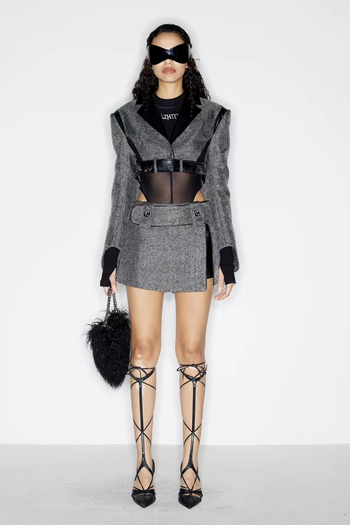 18 号 时尚女装质量好放心拍，按尺码和编码下单