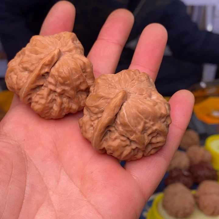 文玩核桃吊坠文玩核桃一根筋66