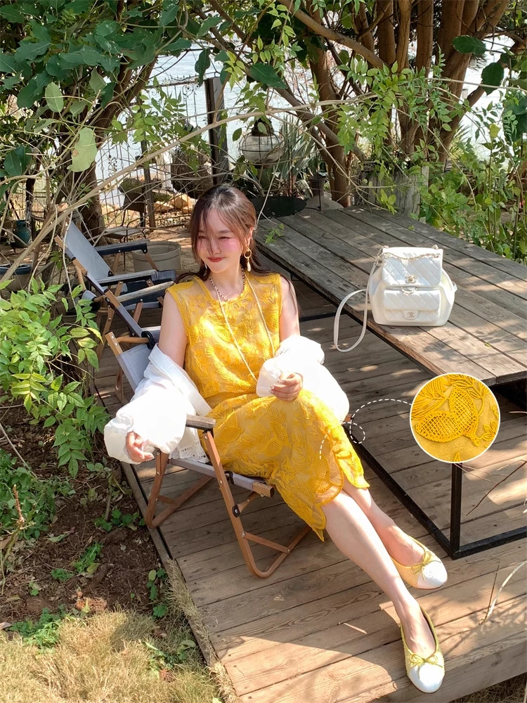 黄色重工提花无袖连衣裙2025新款今年流行爆款薄纱新中式少女裙子