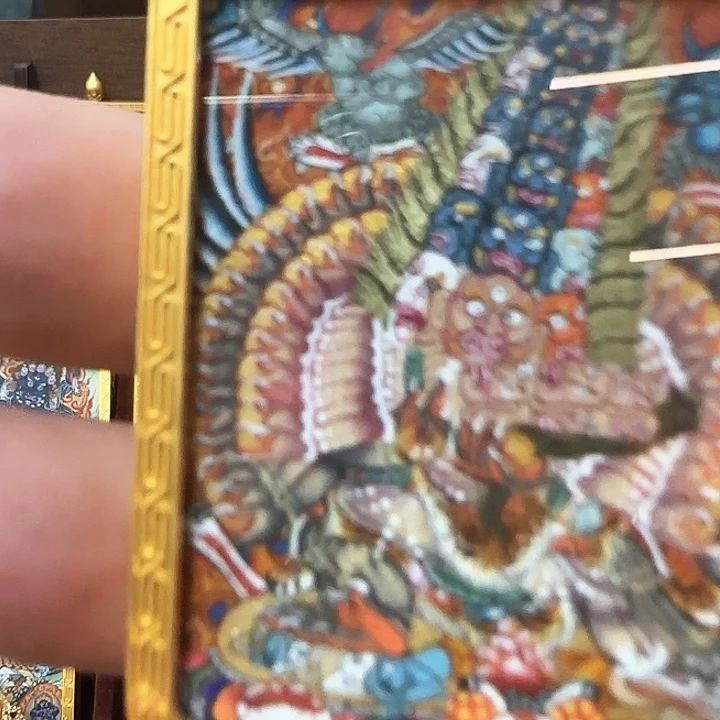 吊坠压车的黑汝噶热贡唐卡