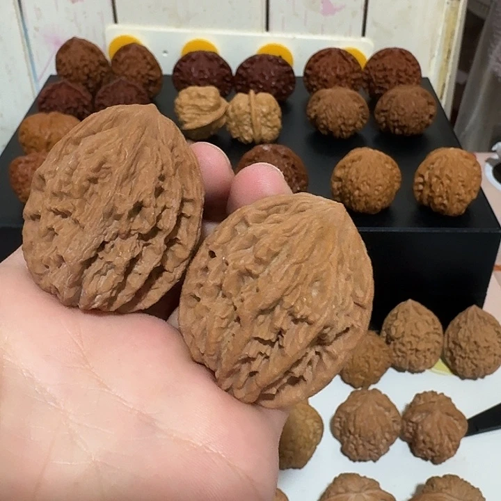 文玩核桃吊坠麦穗虎头虎