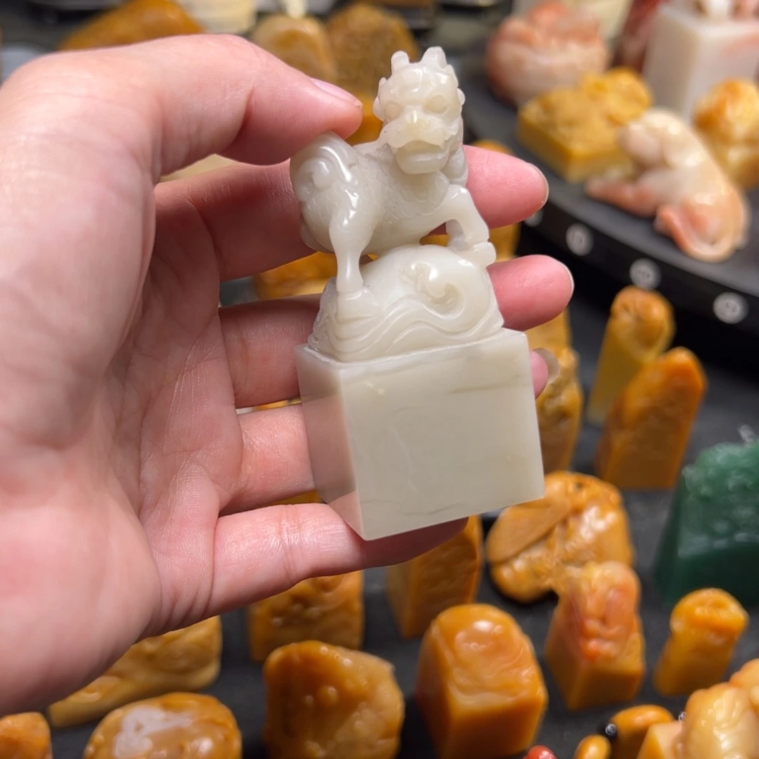 老挝石麒麟踏浪印章