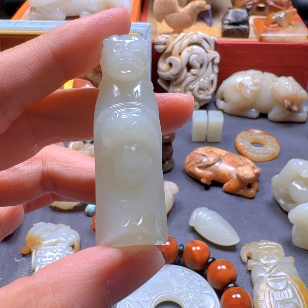 用***8和田玉未镶嵌挂件