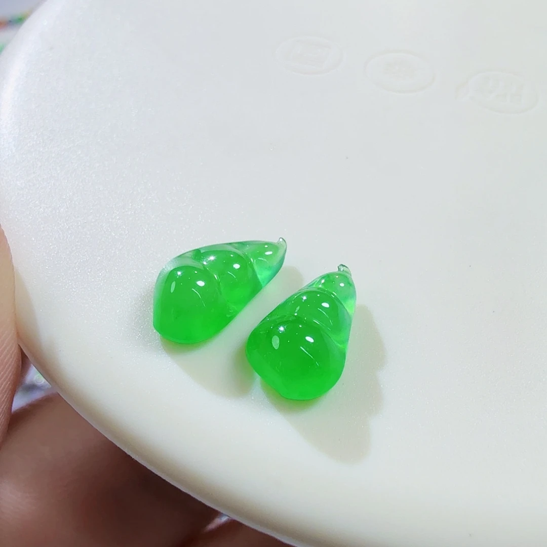 翡翠未镶嵌颈饰裸石