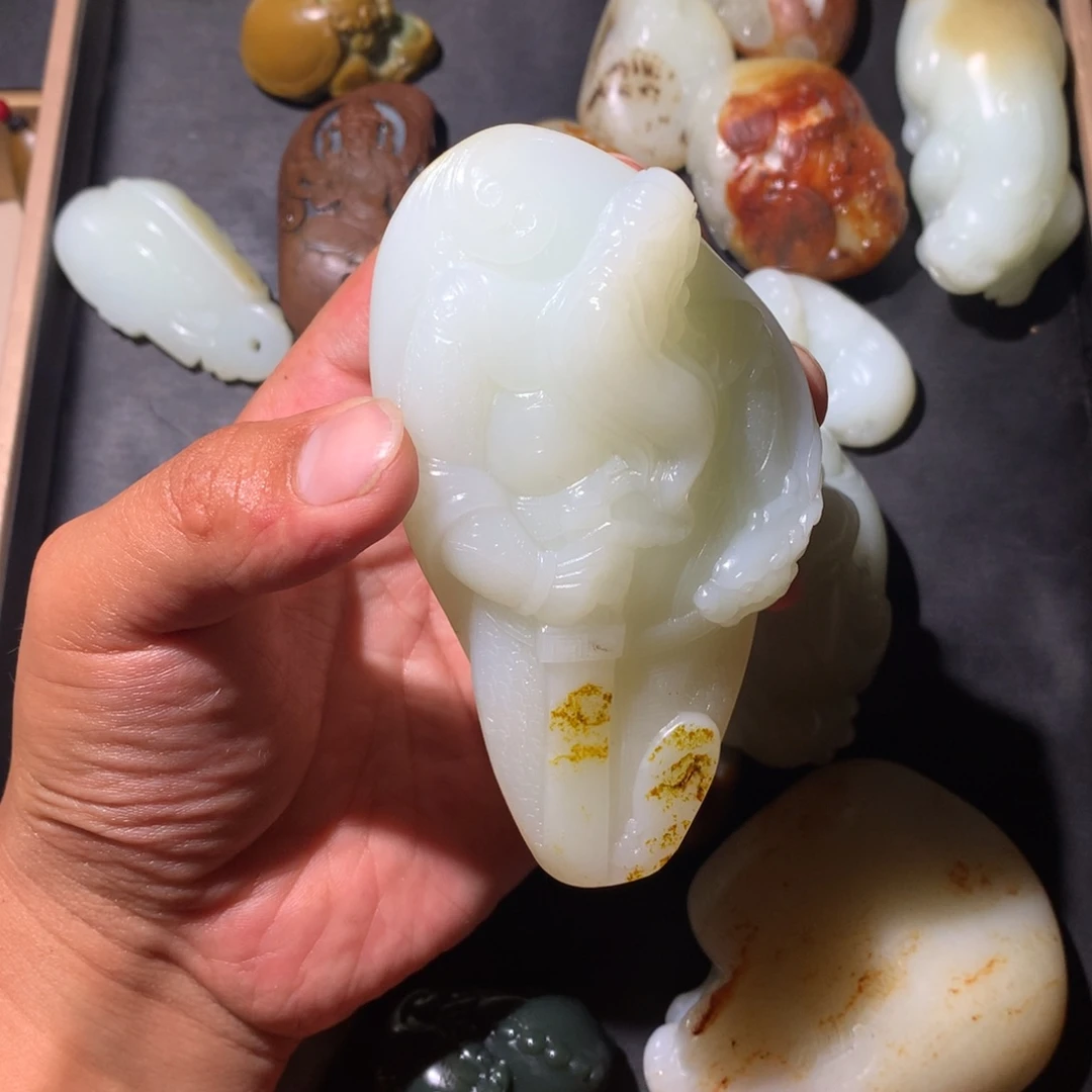 自***客和田玉（糖玉）未镶嵌挂件
