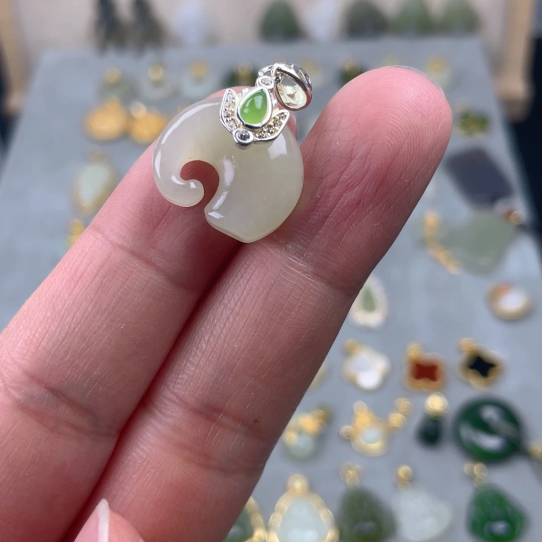 和田玉颈饰银S925镶嵌娟*