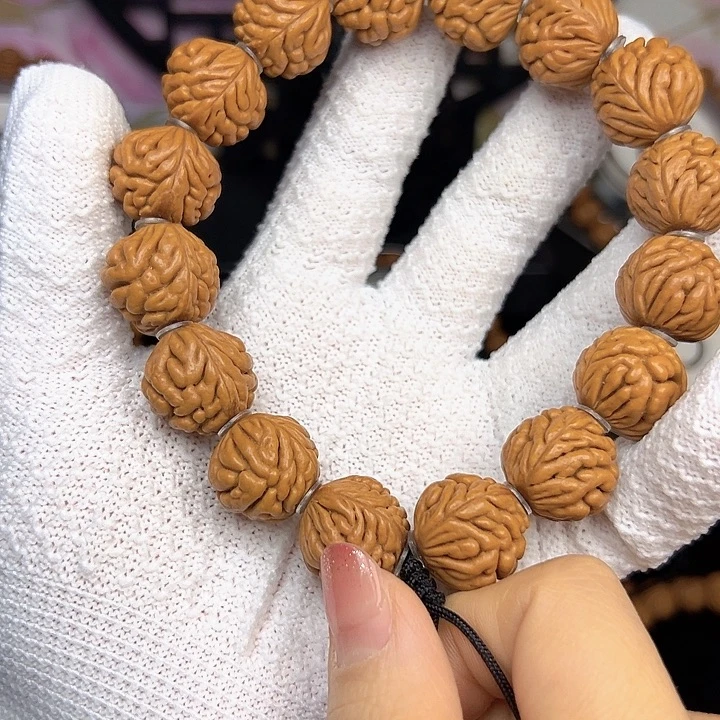 桃核吊坠龙纹桃核手持