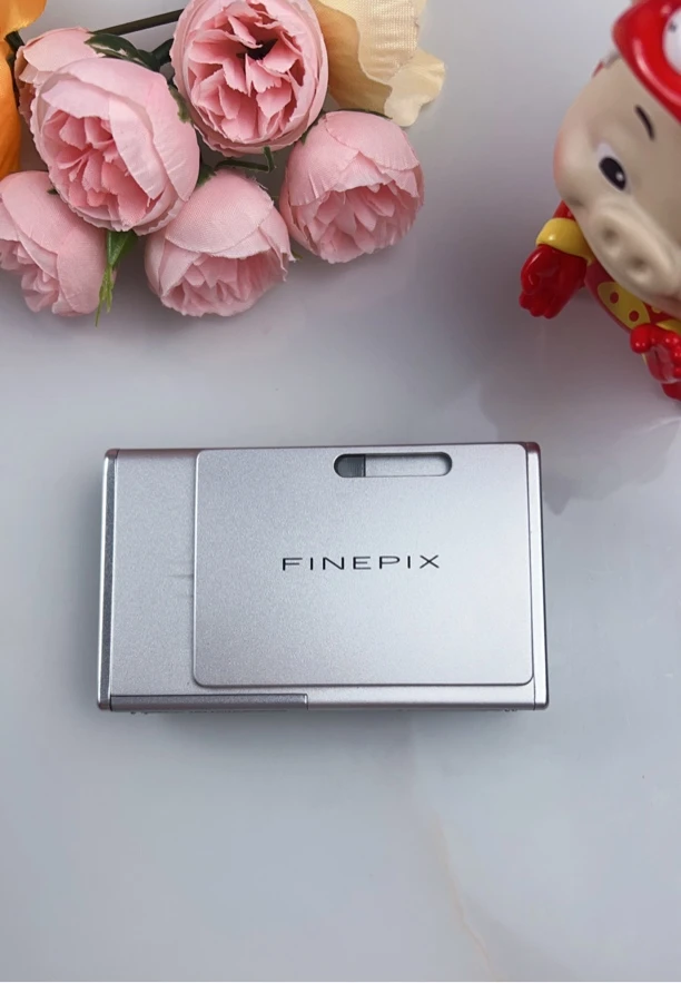 95新 Fujifilm/富士 Z3银色，需自入读卡器XD内存卡