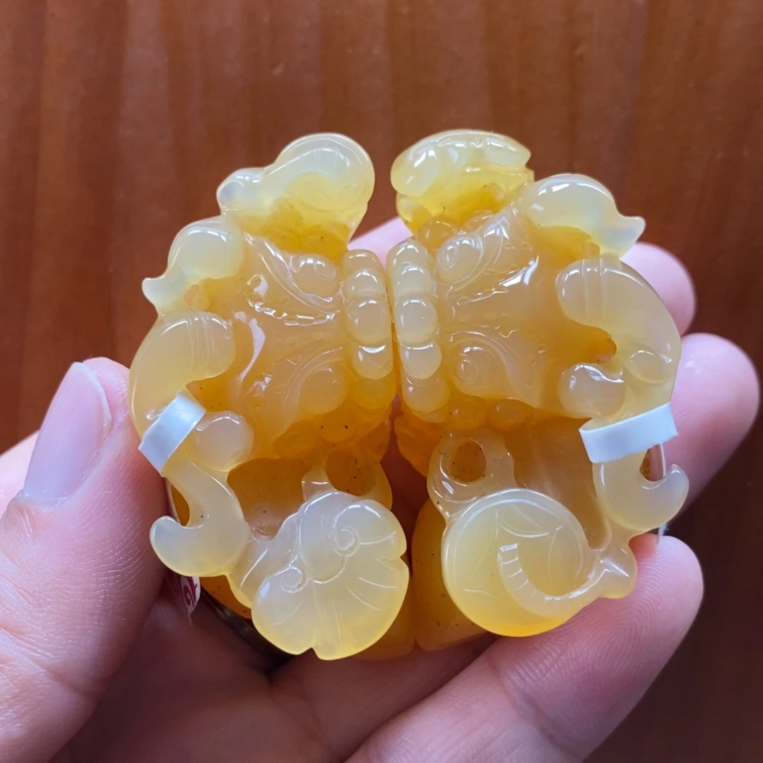 石英质玉（黄龙玉）未镶嵌颈饰福利价有点水纹