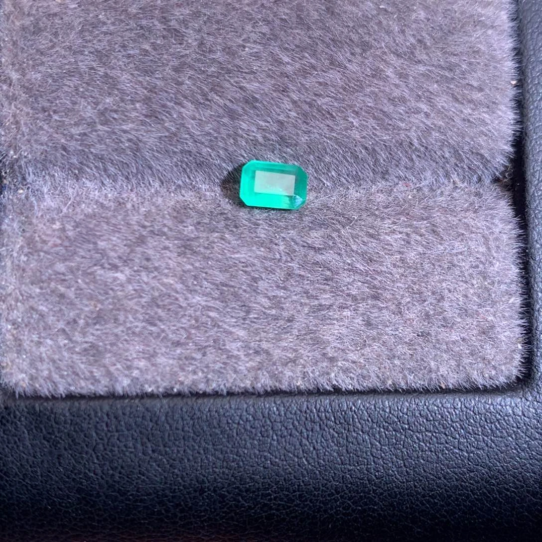 祖母绿裸石0.495ct