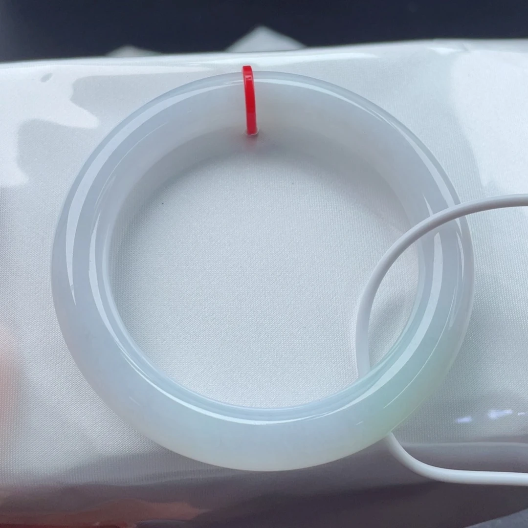 翡翠手镯（圆镯）未镶嵌55圈