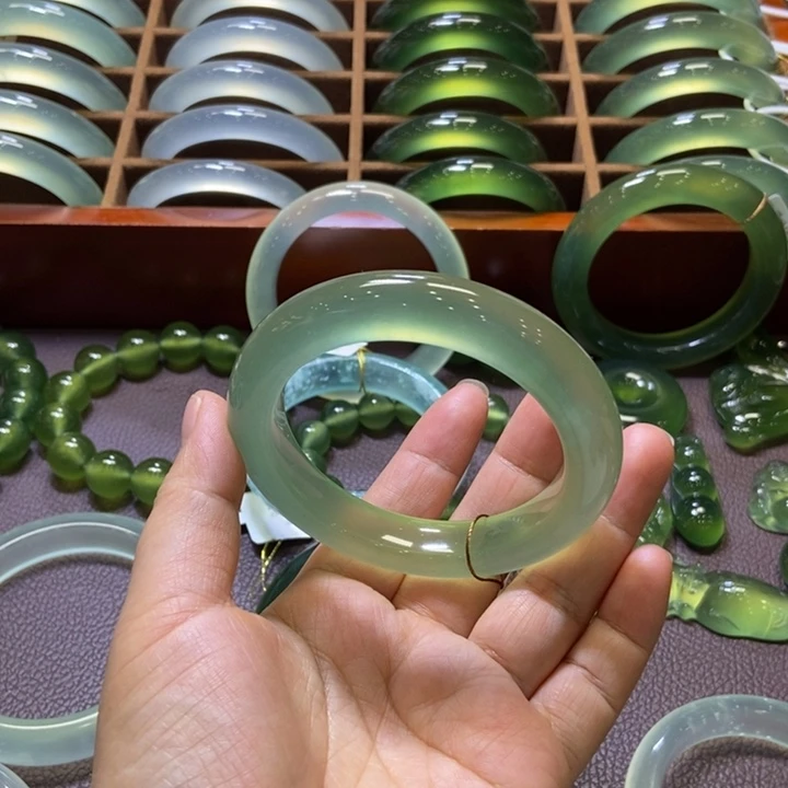 蛇纹石玉未镶嵌手镯56
