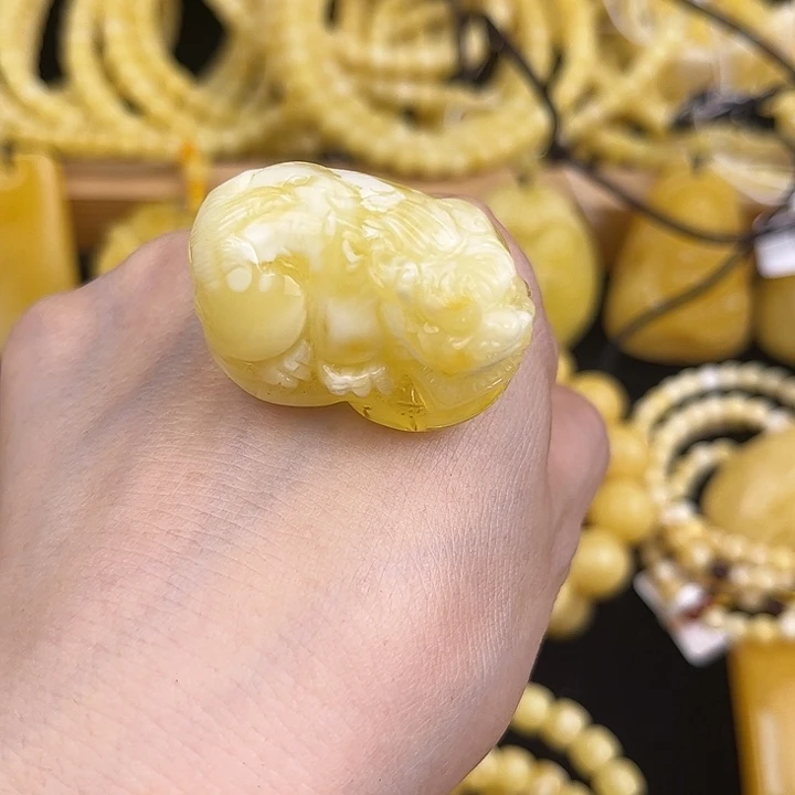 琥珀颈饰未镶嵌琥珀