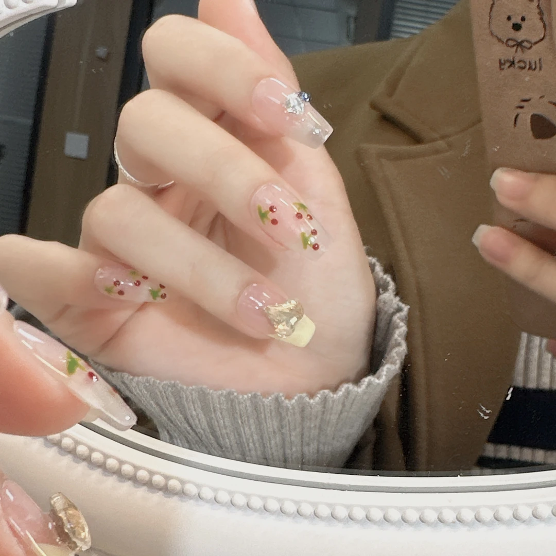 纯手绘樱桃短梯裸色纯欲可爱显白法式纯手工穿戴甲学生可拆卸