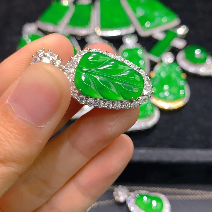 翡翠颈饰银S925镶嵌一个