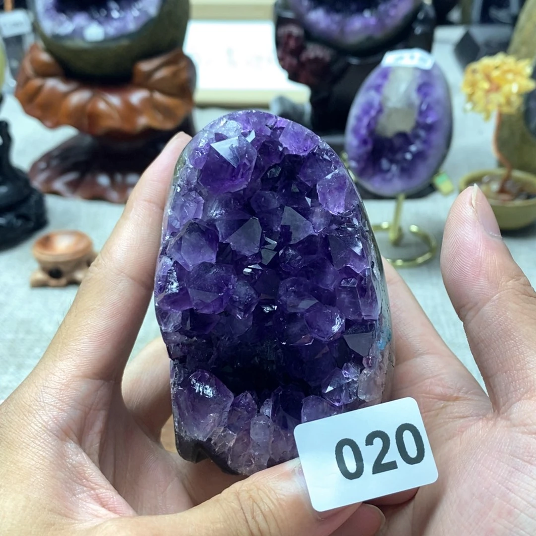 未镶嵌水晶大型摆件（非配饰）