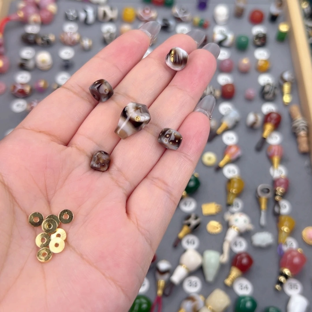 玛瑙/玉髓饰品未镶嵌谭*