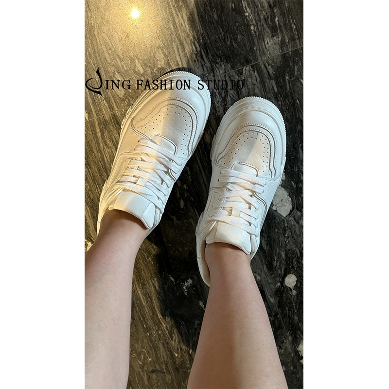 《很牛很牛的鞋》968-81休闲板鞋百搭女鞋厚底时尚小白鞋