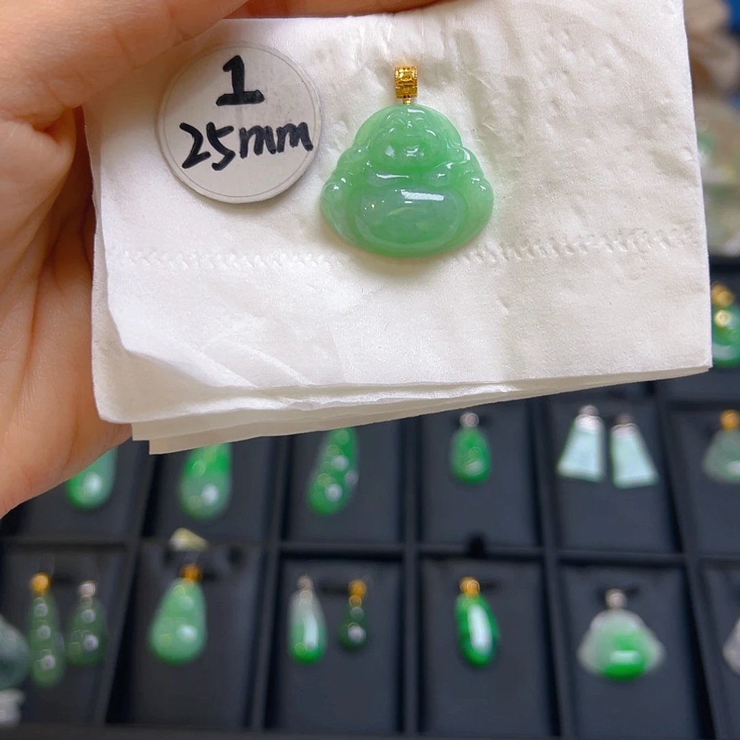 翡翠颈饰18K金镶嵌翡翠