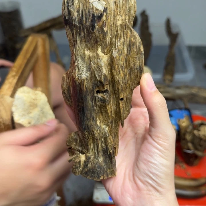 沉香碎屑沉香白棋块料72克