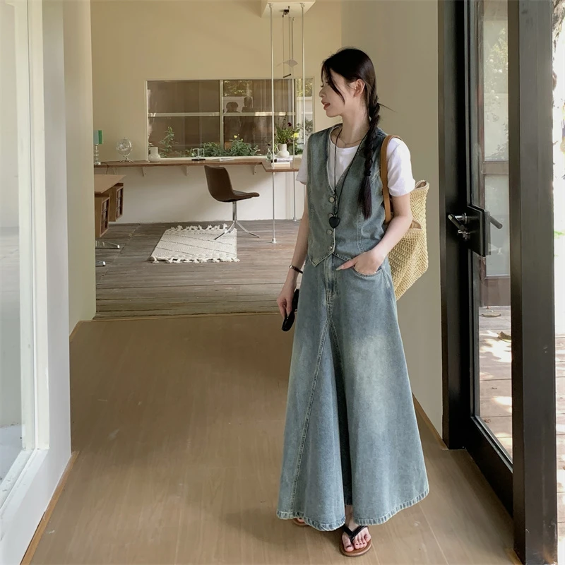 大码水洗做旧牛仔马甲+半身鱼尾长裙穿搭时尚两件套855