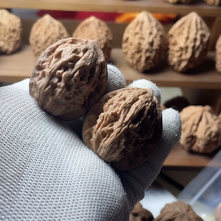 吊坠文玩核桃大红袍狮子头35