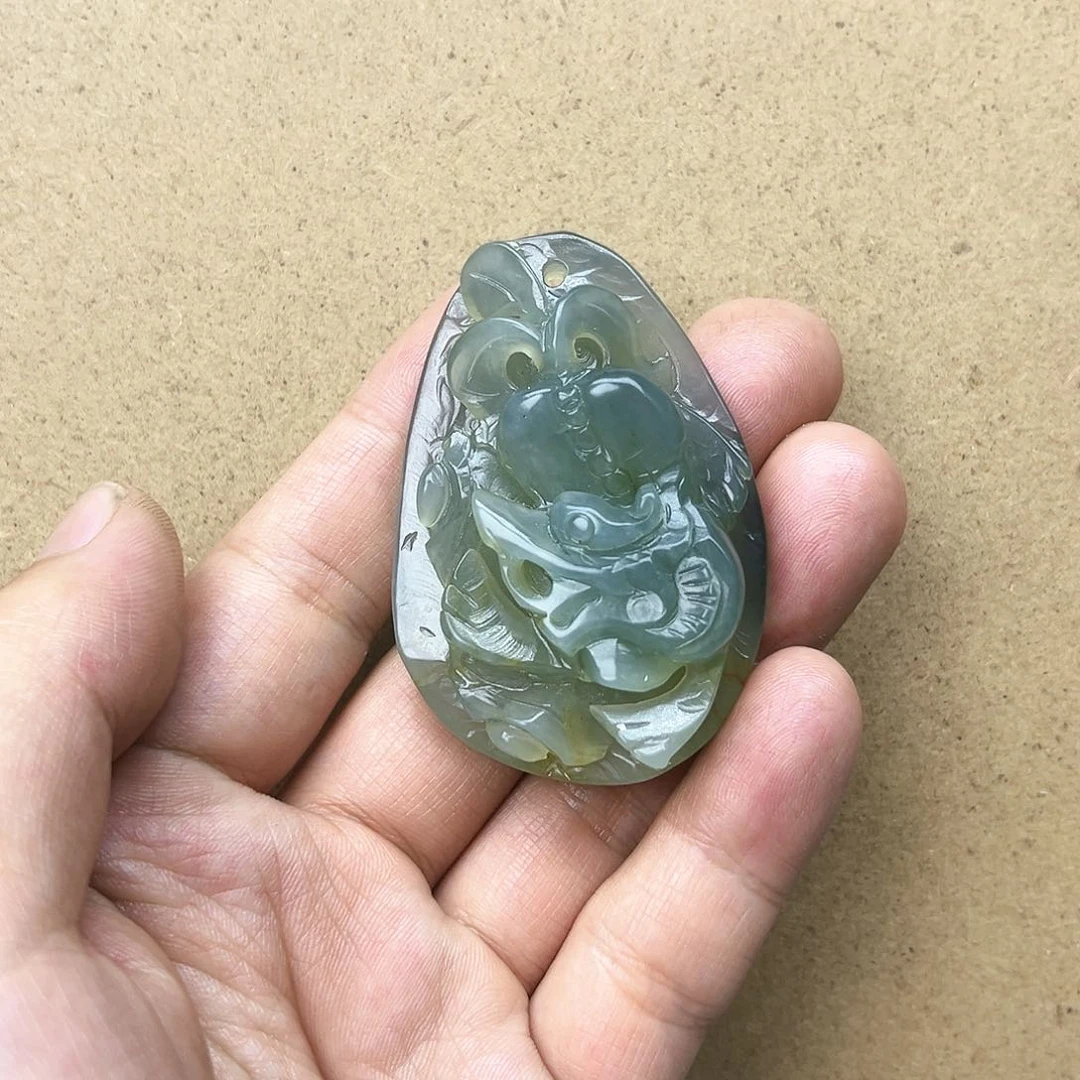 蛇纹石玉颈饰未镶嵌简**单