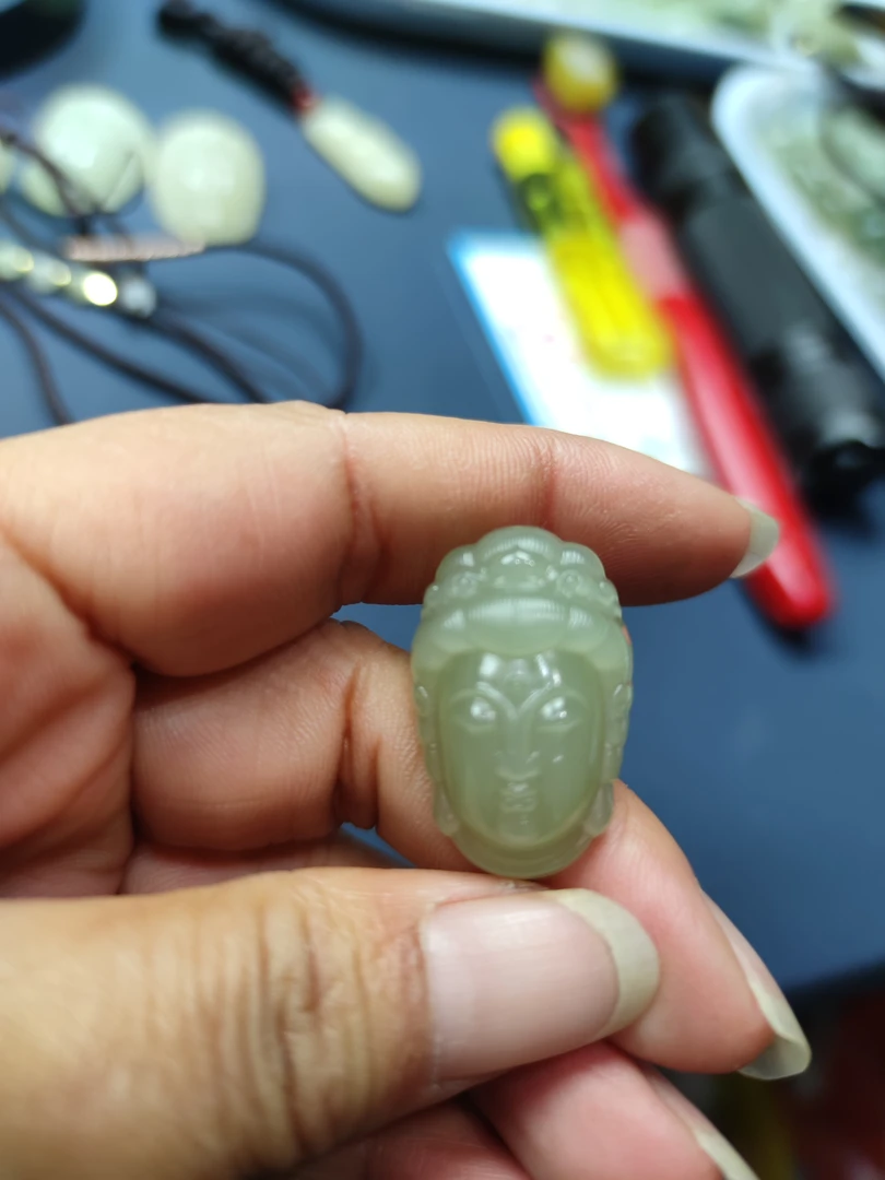 和田玉精品观音吊坠