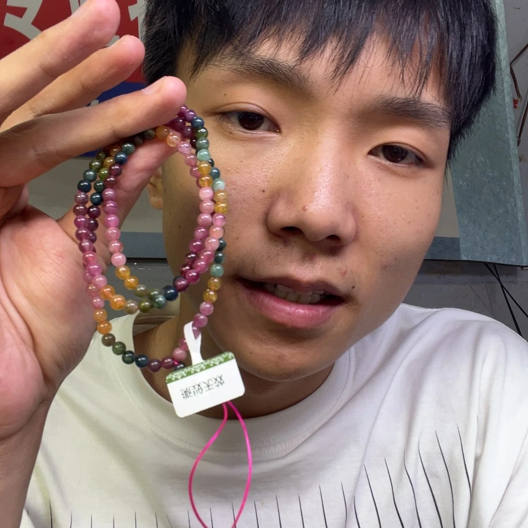 未镶嵌颈饰碧玺多样性