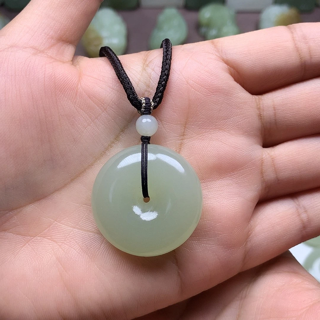 和田玉颈饰未镶嵌糖*