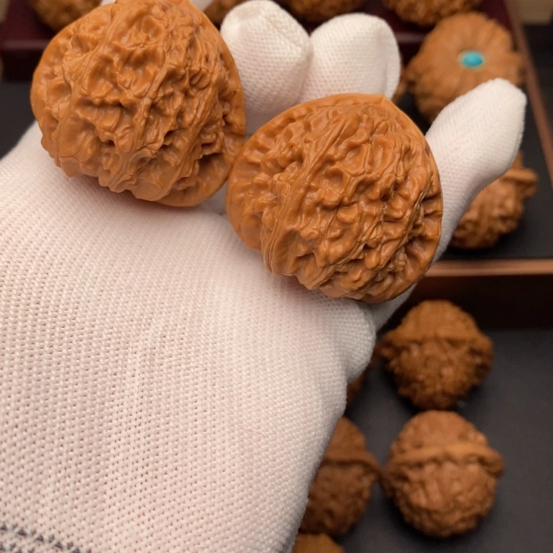 文玩核桃把件白狮子