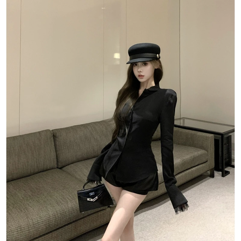 御姐气质收腰显瘦蕾丝拼接衬衫女早秋季设计感百搭小V领长袖上衣