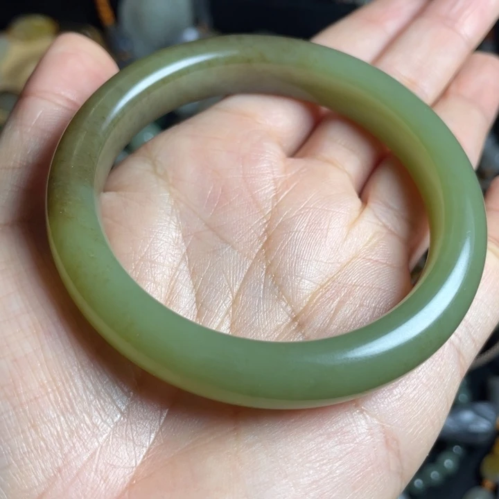 未镶嵌手镯和田玉?****