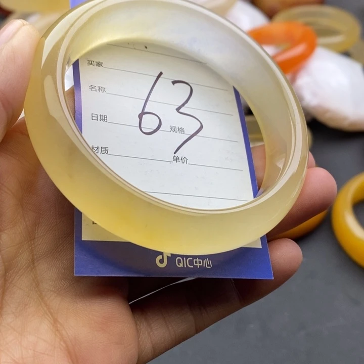 未镶嵌手镯石英质玉