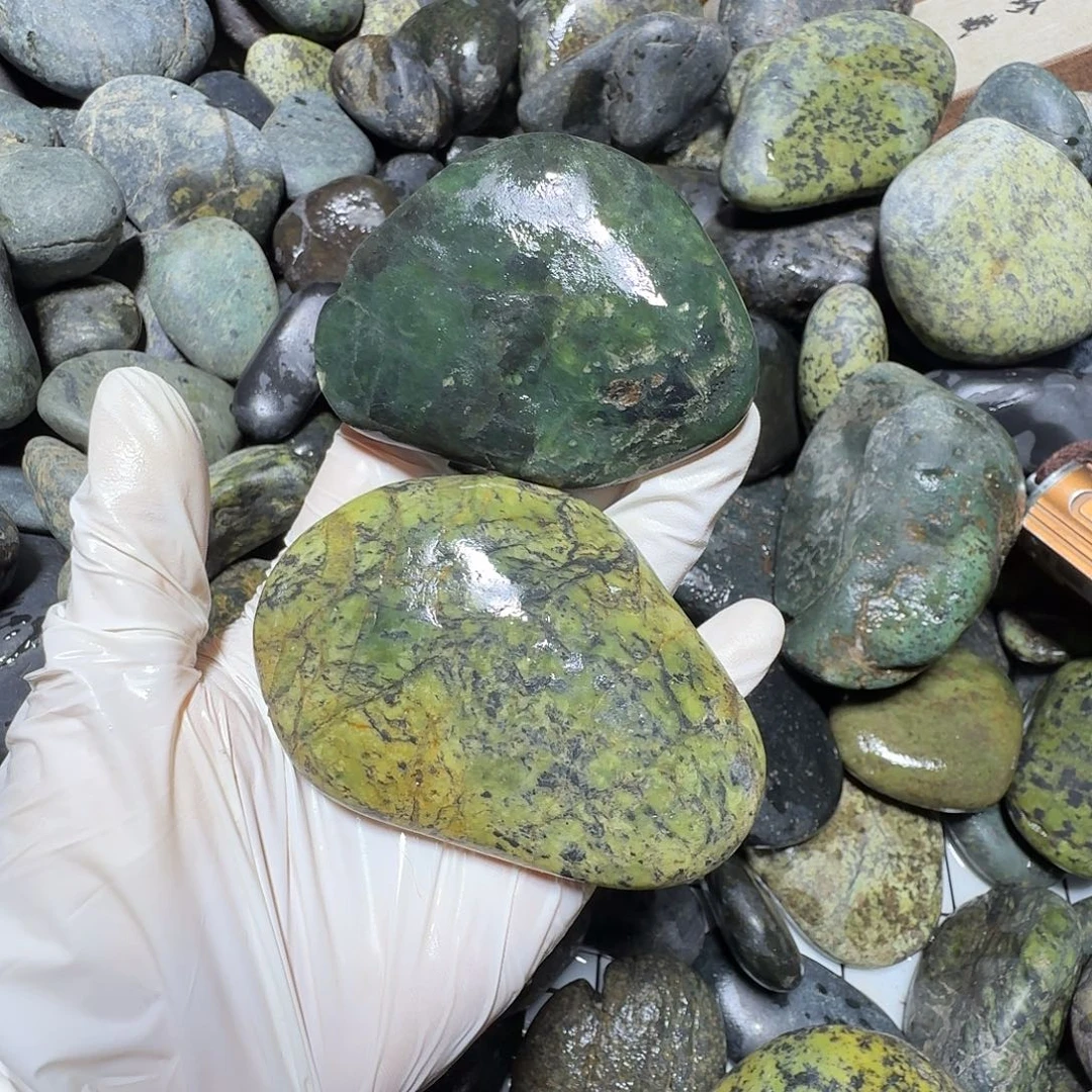 ****哥蛇纹石玉未镶嵌西藏藏玉药王石